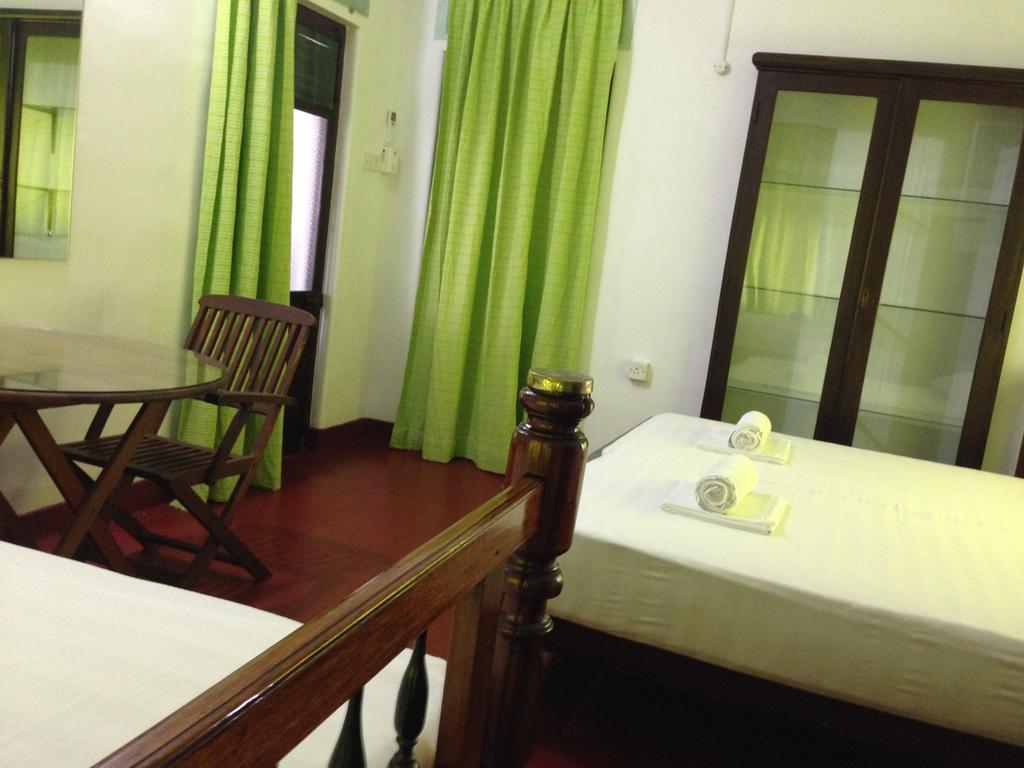 แฮมิลตัน เฮาส์ Hotel เนกอมโบ ห้อง รูปภาพ