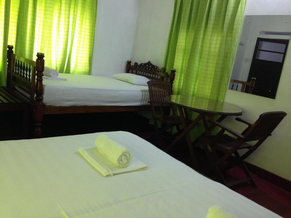 แฮมิลตัน เฮาส์ Hotel เนกอมโบ ภายนอก รูปภาพ