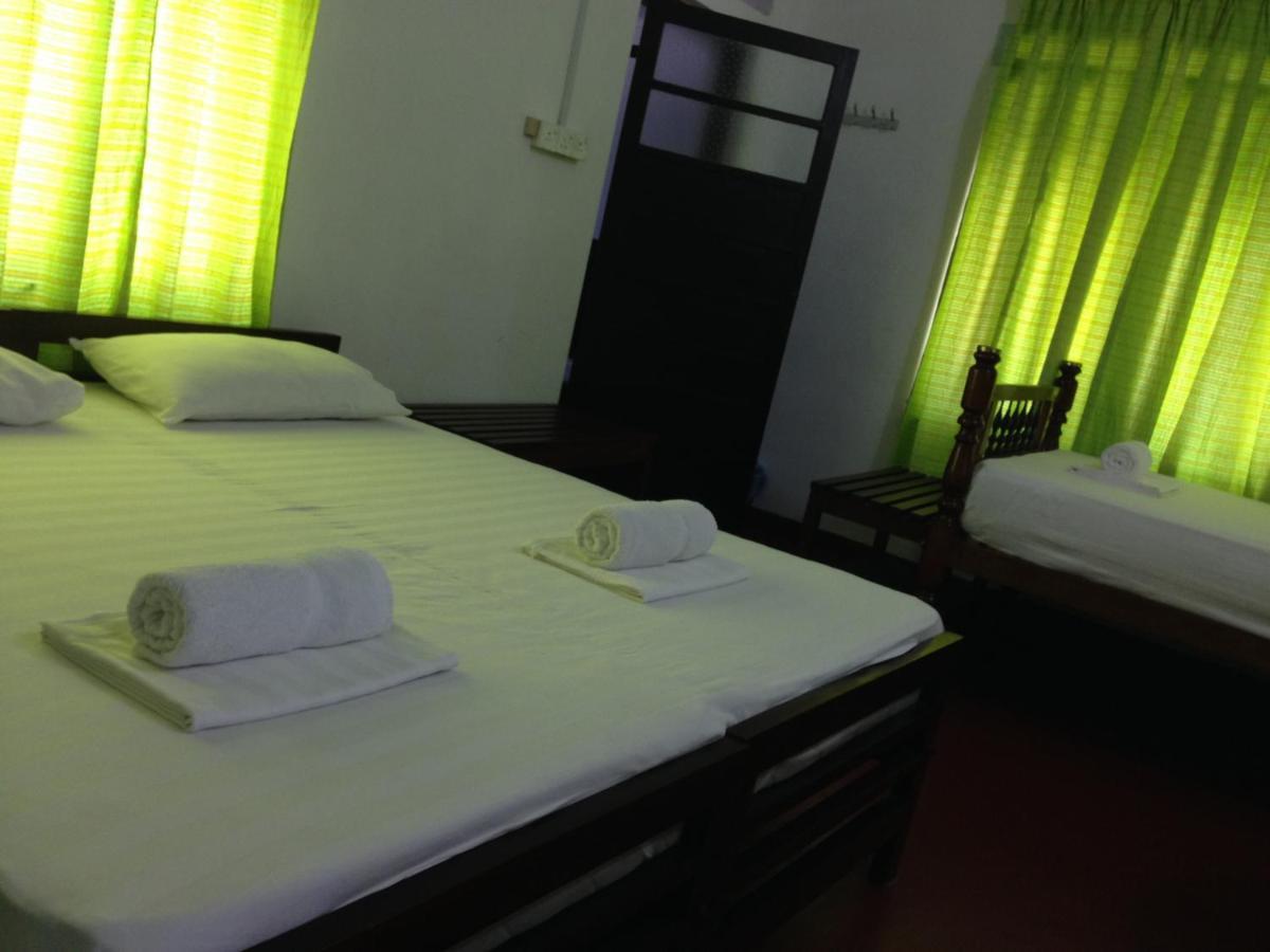 แฮมิลตัน เฮาส์ Hotel เนกอมโบ ภายนอก รูปภาพ